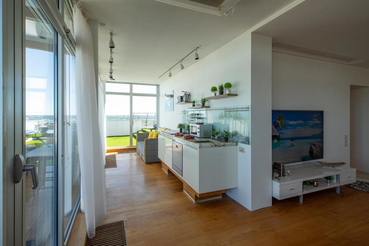 Skyhouse Riga Private Penthouse And Spa Ngoại thất bức ảnh